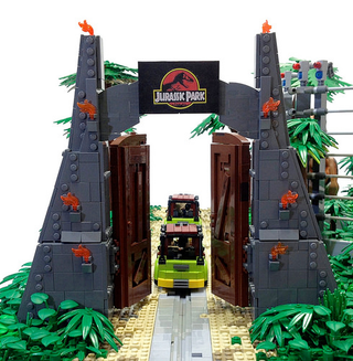 Illustration for article titled This Jurassic Park Lego Diorama Combines All Four Movies Into One Massive Display